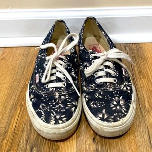 Floral Black & White Vans